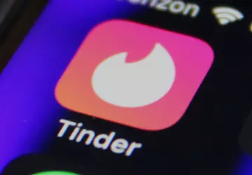 Tinder testet eine KI-Foto-Matching-Funktion, die Nutzern ...