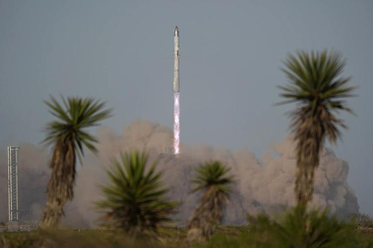 Raumschiff explodiert beim Teststart: zweiter Fehlschlag ...