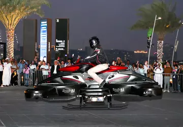 Das Xturismo Hoverbike, ein fliegendes Motorrad ...