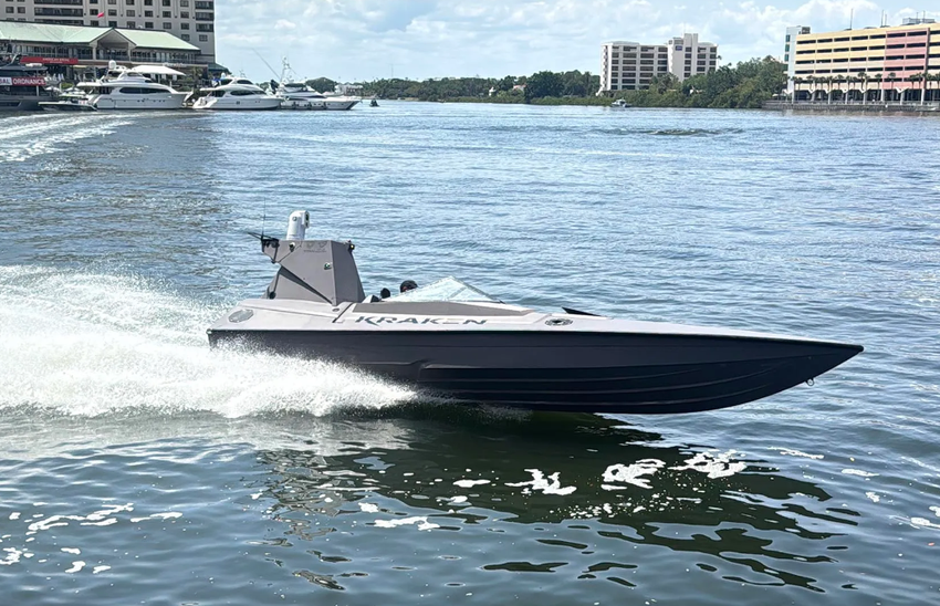 Großbritannien entwickelt Überwasserdrohne Kraken3 zur Beförderung der Switchblade-Drohne