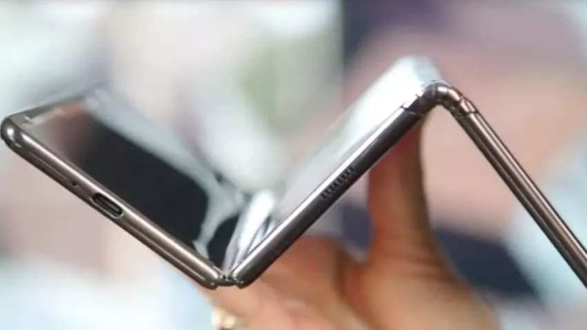 Huawei bringt das erste dreifach klappbare Mobiltelefon der Welt auf den Markt