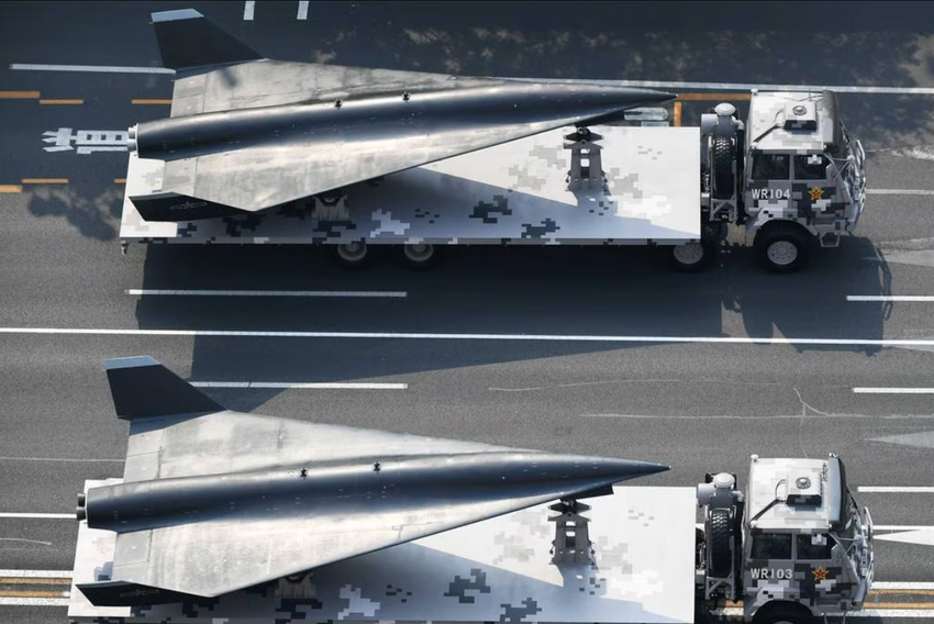 Satellit fotografierte die geheime chinesische WZ-8-Drohne, die Geschwindigkeiten von über 3.700 km/h erreichen kann und für die Zerstörung von F-35- und F-22-Kampfflugzeugen konzipiert ist