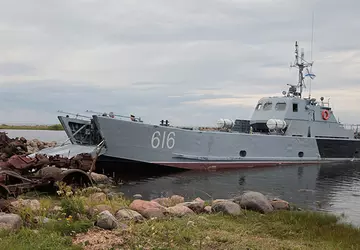 Ukrainische Seedrohnen haben russische Landungsschiffe der ...