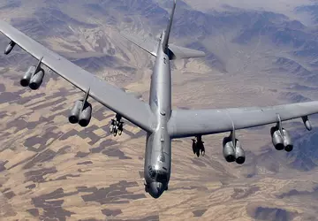 USA entsenden strategische B-52-Bomber in den ...