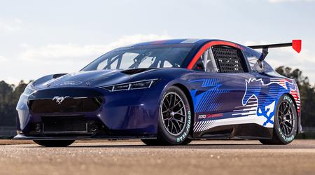 Ford hat einen vollelektrischen NASCAR-Prototypen vorgestellt, der vom Mustang Mach-E inspiriert ist