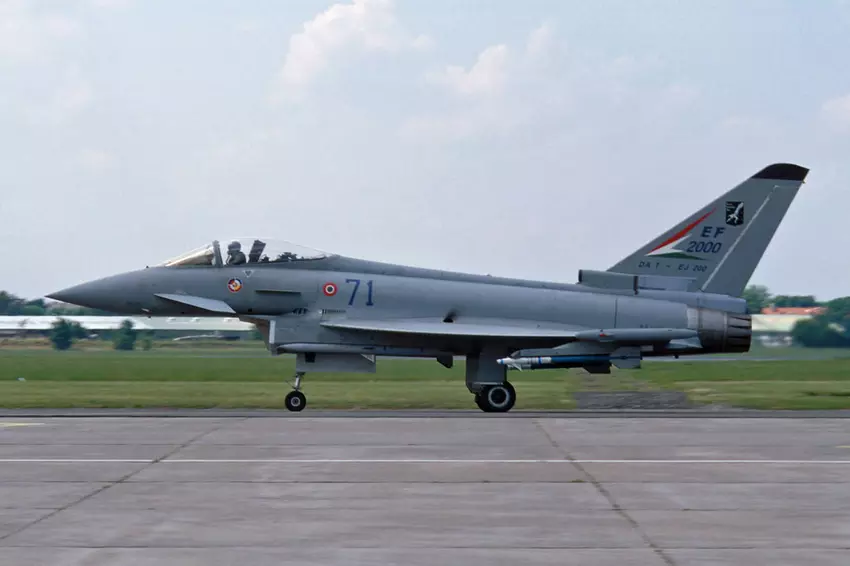 Ein War Thunder-Fan hat im Forum des Spiels ein 730-seitiges NATO-Dokument mit geheimen Informationen über den Eurofighter Typhoon DA7-Kampfjet gepostet