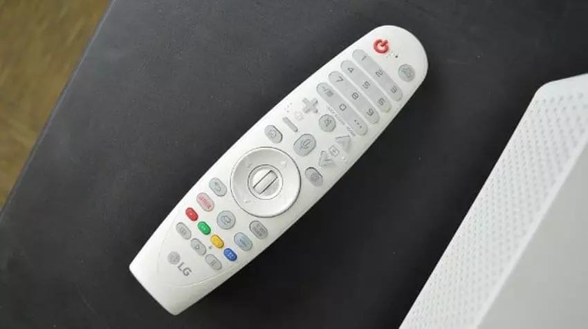 LG CineBeam HU70LA beamer bis 3000 euro