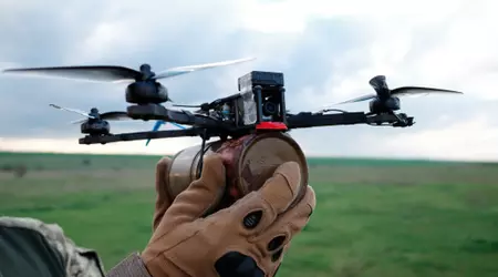 Ukrainische FPV-Drohne flog eine Rekorddistanz und traf russisches Artilleriesystem Hyacinth-S