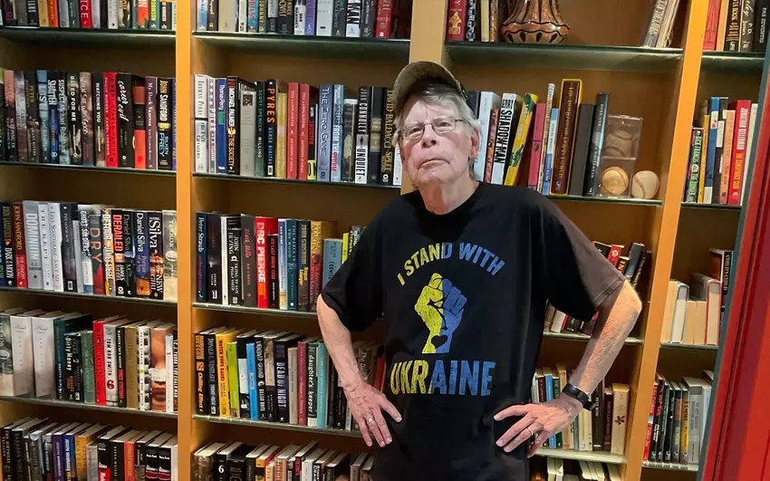 Stephen King bietet Musk an, 8 Dollar für seine "blaue Zecke" auf Twitter an Serhiy Prytulas Wohltätigkeitsfonds für die AFU zu spenden