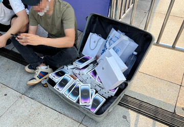 Chinesische Händler verkaufen Koffer voller iPhone ...