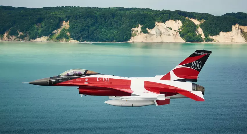 Dänemark hat die Lieferung von 19 F-16 Fighting Falcon-Kampfflugzeugen an die Ukraine offiziell bestätigt - die Lieferungen werden 2023 beginnen