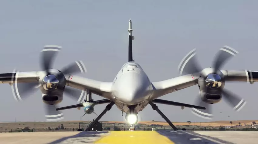 Bayraktar Akinci testete die MK-83-Luftbombe mit dem GÖKCE-Lenkungssatz