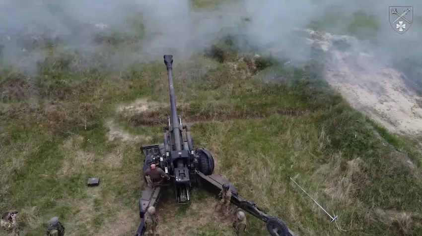 Sie kamen an, feuerten zurück und gingen: So arbeiten die Panzerhaubitzen FH70 an der Front