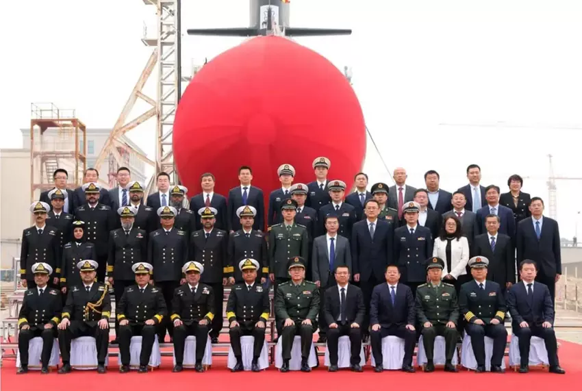 Pakistans und Chinas Militär und das U-Boot der Hangor-Klasse