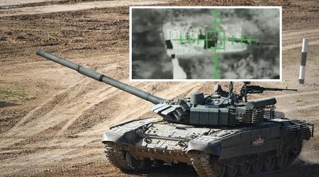 Ukrainischer Drohnenbomber warf Granaten auf russischen modernisierten T-80BVM-Panzer