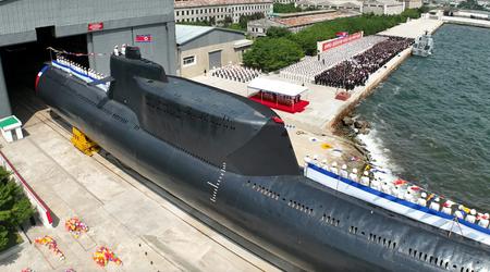 DVRK stellt Atom-U-Boot Hero Kim Gun-ok mit vertikalem Startsystem für 10 Atomraketen vor