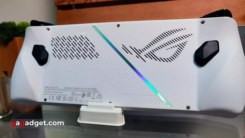 Зовнішній вигляд ASUS ROG Ally