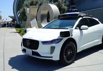 Kalifornien bestraft Roboterautos: Neue Regeln für ...