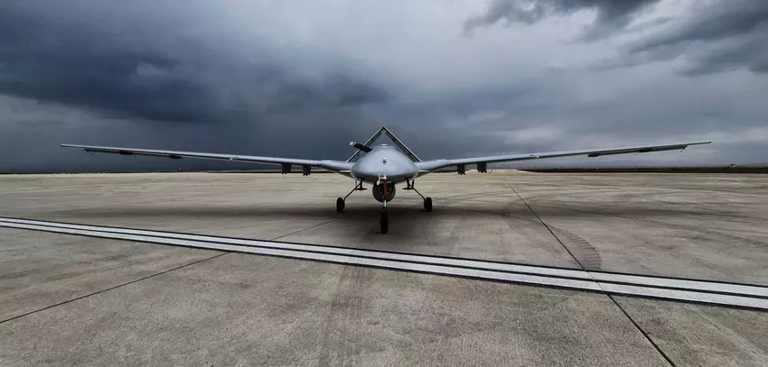Aserbaidschan setzt Kampfdrohne Bayraktar TB2 für Angriffe auf armenische Armee in Berg-Karabach ein