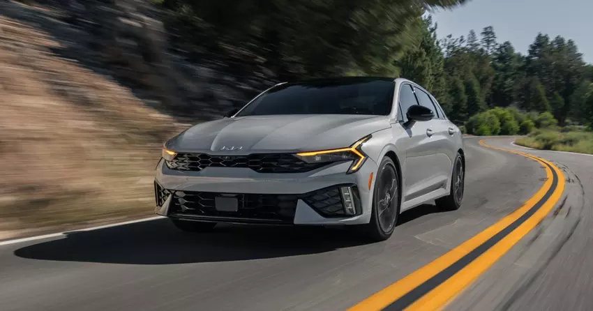 Amerikanische Kia K5s erhalten versehentlich ein Beleuchtungs-Tuning für Korea