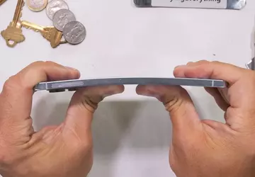 Es biegt sich, bricht aber nicht: ...