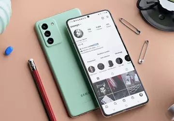 Samsung Galaxy S21 FE angetrieben von ...