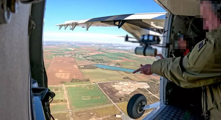 Französisches Militär experimentiert mit dem Start von FPV-Drohnen aus Leichtflugzeugen