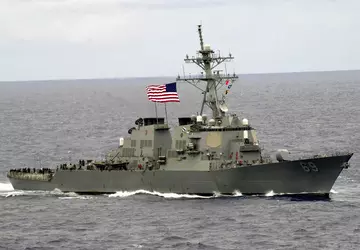 China vertreibt US-Zerstörer USS Milius von ...