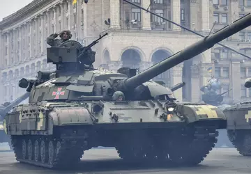 T-64BM-Panzer und Drohne vernichten russische Truppen ...