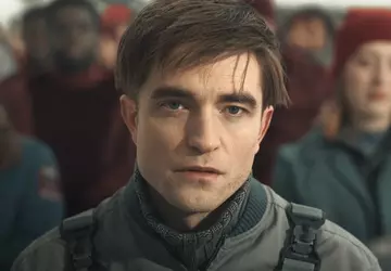 Der Sci-Fi-Film Mickey 17 mit Robert ...