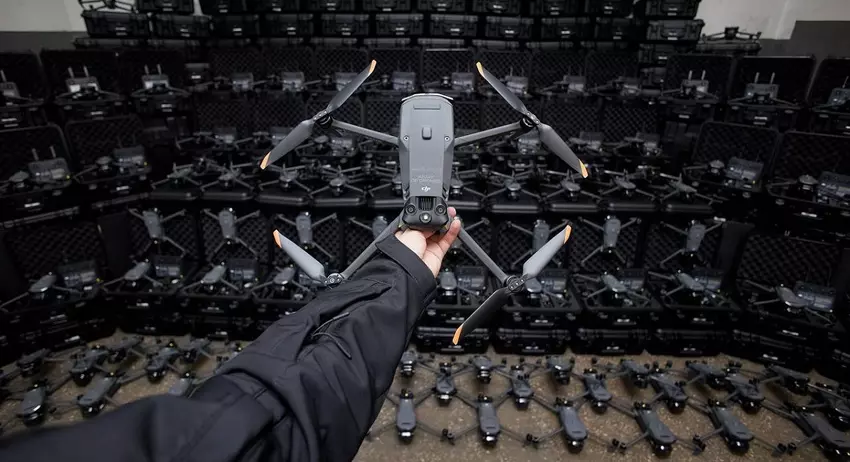 75 Panzer, 88 gepanzerte Fahrzeuge, 153 Artilleriesysteme und zwei Luftabwehrsysteme - ukrainische Drohnen zerstörten eine Rekordzahl russischer Militärtechnik