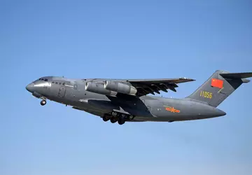Das Transportflugzeug Xi'an Y-20B erhielt chinesische ...