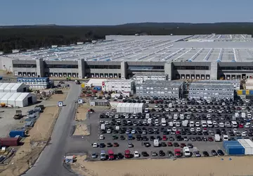 Tesla beginnt mit Baumfällarbeiten für Werkserweiterung ...