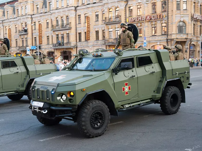 Die Ukraine hat Hunderte von gepanzerten Novator-Fahrzeugen gekauft