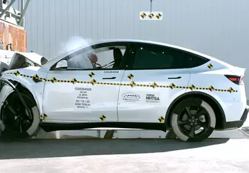 Tesla Model Y als erstes Auto ...