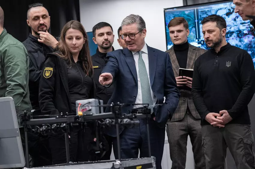 Eine Bombenflugzeug-Drohne. Illustration: Deutscher Smetanin