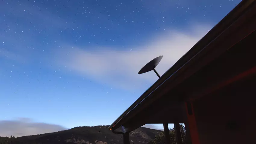 Seit Kriegsbeginn hat die Ukraine 5.000 Satelliten-Internetterminals von Starlink erhalten