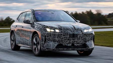 Der aktualisierte BMW iX verspricht eine neue Frontpartie, bequemere Sitze und eine größere Reichweite