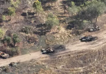 Die ukrainischen Streitkräfte zerstörten drei T-72B3-Panzer, ...