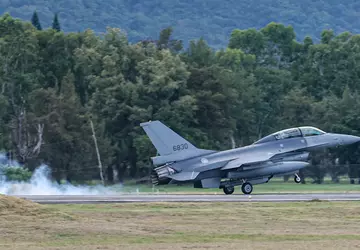 Taiwan will aufgerüstete F-16 Viper-Kampfflugzeuge mit ...