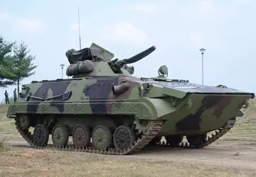 Die ukrainischen Streitkräfte zeigten, wie sie ...