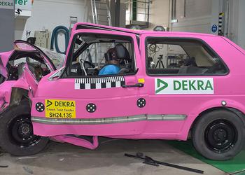 VW Golf II ist bei einem ...