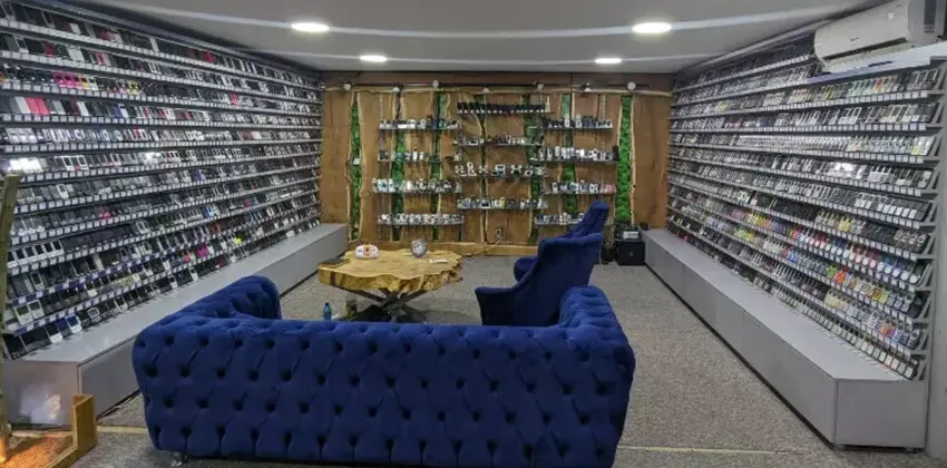 Guinness-Buch-Rekord: Rumänischer Mann hat eine Sammlung von 3456 Handys angehäuft