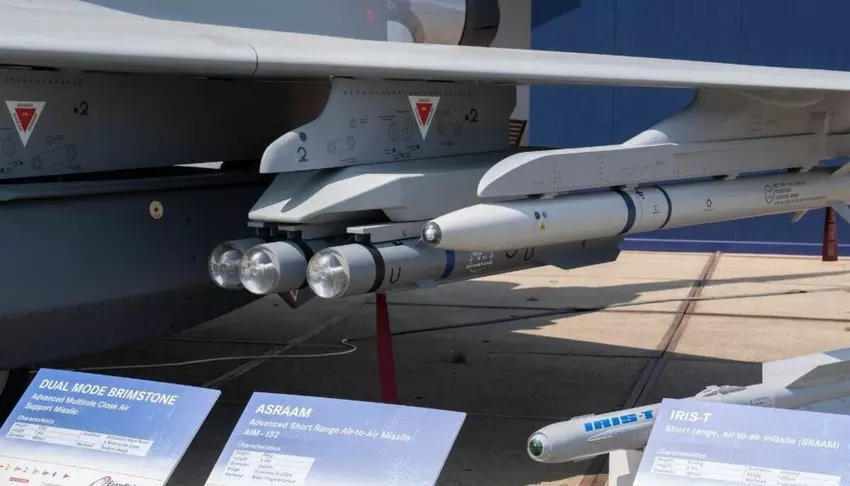 Das britische Verteidigungsministerium bestätigt die Lieferung von lasergesteuerten Brimstone-2-Raketen an die Ukraine (Video)