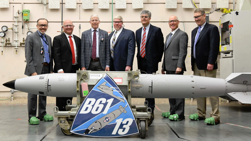 Die USA schaffen eine neue B61-13 Atombombe ein Jahr vor dem Zeitplan