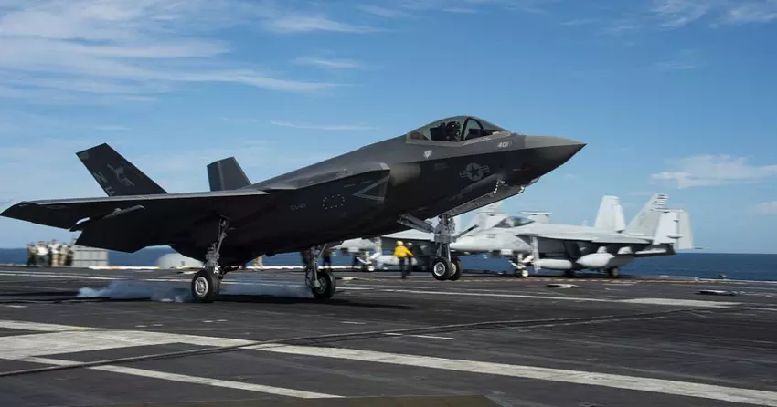 Die USA haben den atomgetriebenen Flugzeugträger USS Gerald Ford mit F-35 Lightning II-Kampfflugzeugen der fünften Generation nach Europa geschickt