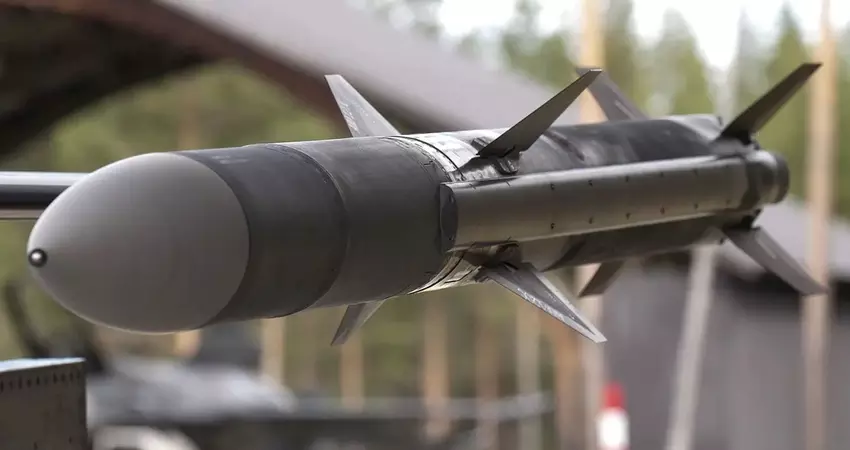 In den kommenden Jahren wird die Ukraine die modernsten AIM-120C-8 AMRAAM-Flugzeugraketen mit einer maximalen Startreichweite von 180 Kilometern erhalten.