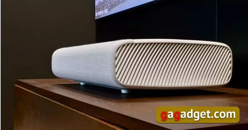 SAMSUNG 130" 4K Beamer 