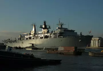 Brasilien könnte ausgemusterte Albion-Angriffsschiffe von Großbritannien ...