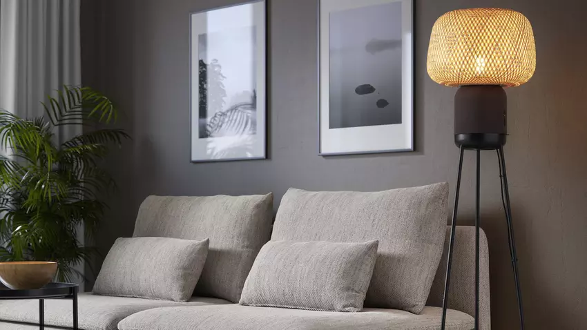 IKEA und Sonos präsentieren den intelligenten Lautsprecher Symfonisk in Form einer Stehlampe